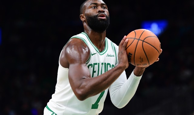 开云APP-本赛季东部30+次数：杰伦·布朗25次领跑 米切尔、马克西分列二三