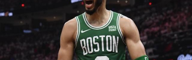 kaiyun-进攻内外结合防守强度拉满 绿军完美演绎冲冠公式