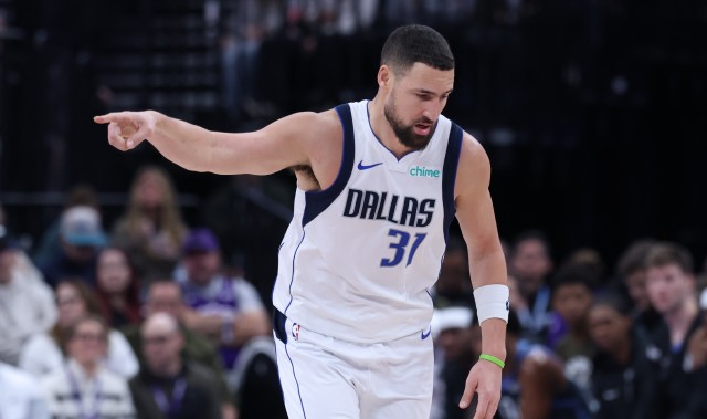 开云APP-基德：克莱的牵制力为队友创造了机会 他正处于极高水准