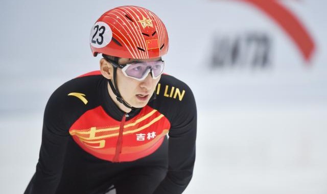 开云APP-短道复赛武大靖状态起伏 李靳宇男队新秀各有惊喜